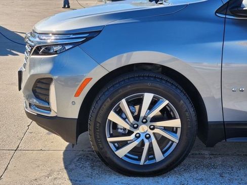 Used 2024 Chevrolet Equinox Premier image 15