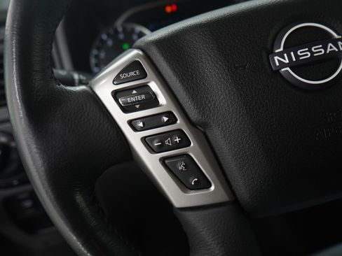 Used 2024 Nissan Titan SV w/ SV Convenience Package image 28