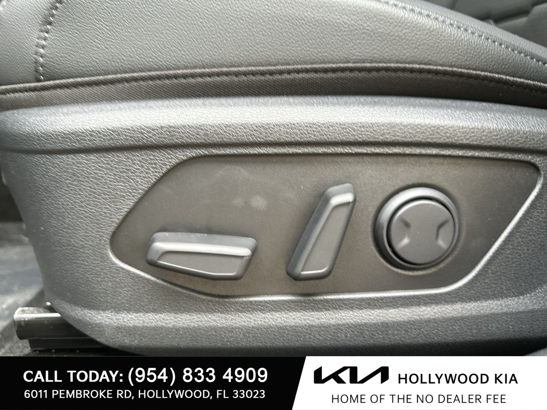 New 2026 Kia Sportage SX FWD image 16