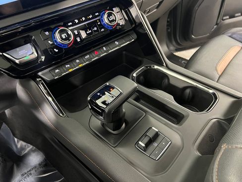 Certified 2025 GMC Sierra 1500 AT4 w/ AT4 Premium Package AWD/4WD image 34