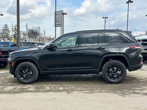 New 2026 Jeep Grand Cherokee Altitude AWD/4WD image 10