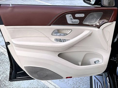 Used 2022 Mercedes-Benz Maybach GLS 600 Maybach GLS 600 image 20