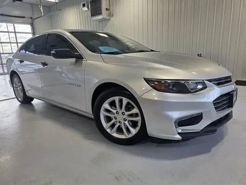 Used 2018 Chevrolet Malibu LT image 1