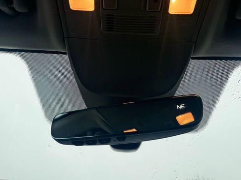 Used 2022 Volkswagen Taos SEL image 27