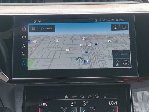 Certified 2022 Audi e-tron Prestige w/ Prestige Package AWD/4WD image 27
