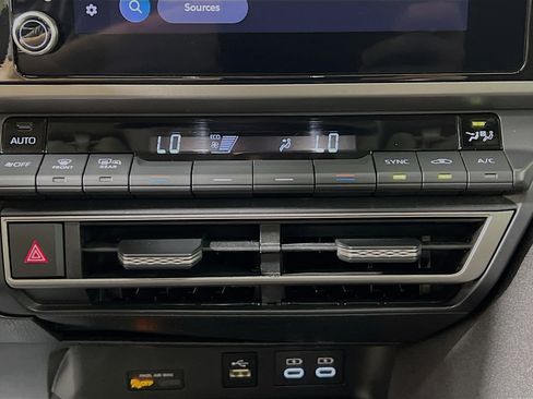 Used 2025 Toyota Camry LE image 26