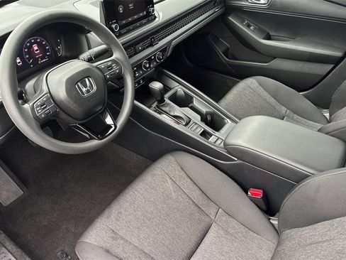 Certified 2025 Honda Accord LX image 9