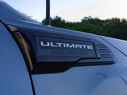 Used 2024 GMC Sierra 3500 Denali Ultimate AWD/4WD image 33