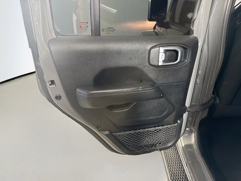 Used 2021 Jeep Wrangler Unlimited Sahara AWD/4WD image 26