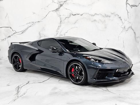 Used 2020 Chevrolet Corvette Stingray Preferred Cpe w/ 2LT Preferred Equipment Group RWD image 6