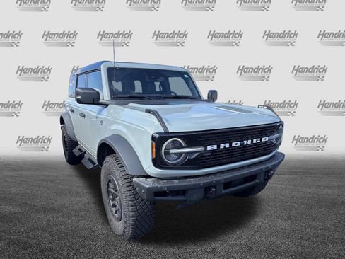 Used 2024 Ford Bronco Wildtrak image 3