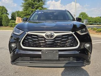 Used 2021 Toyota Highlander XLE AWD/4WD video 3