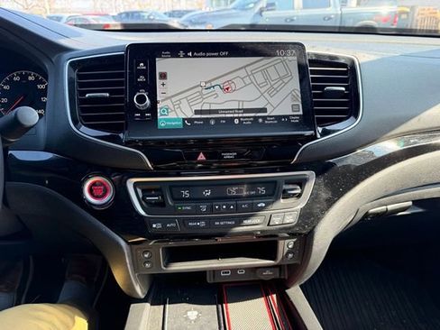 Used 2025 Honda Ridgeline Black Edition image 18