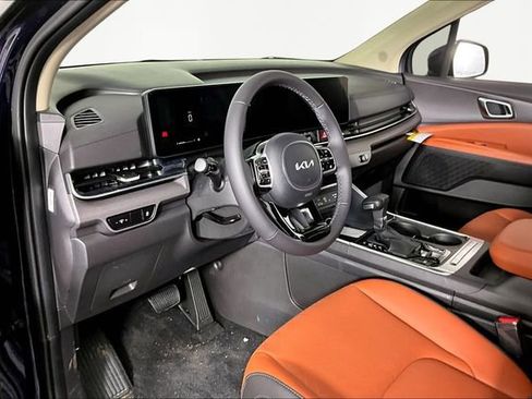 New 2026 Kia Carnival EX image 8