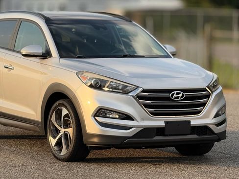 Used 2016 Hyundai Tucson Limited w/ Option Group 03 AWD/4WD image 15