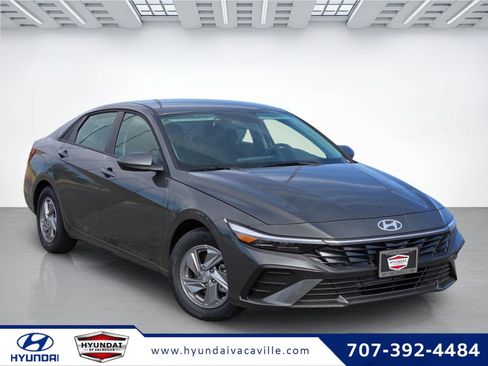 New 2026 Hyundai Elantra SE FWD image 1