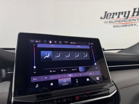 Used 2025 Jeep Compass Limited AWD/4WD image 19