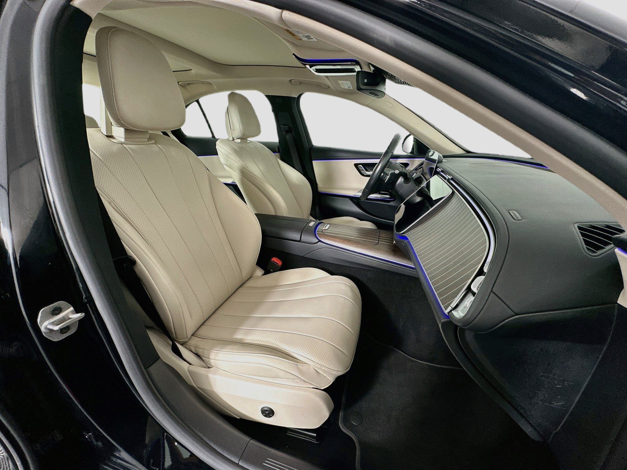 Used 2025 Mercedes-Benz E 350 Sedan w/ Winter Package image 34