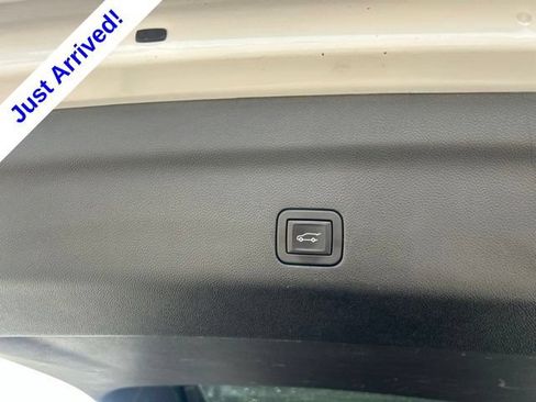 Used 2024 Chevrolet Tahoe Premier RWD image 31