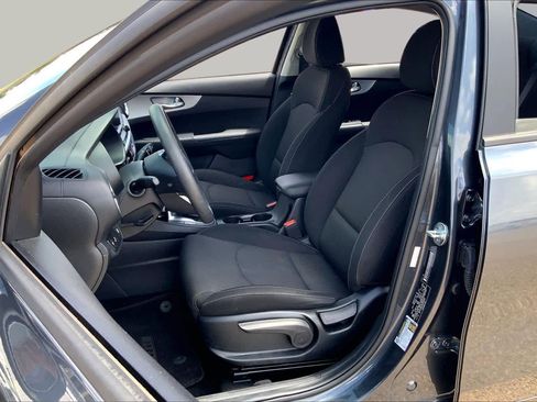 Certified 2023 Kia Forte LXS w/ LXS Technology Package FWD image 8