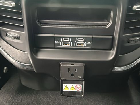New 2026 RAM 2500 Laramie w/ Night Edition AWD/4WD image 19