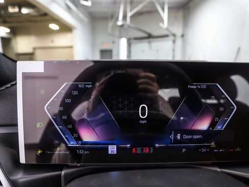 New 2026 BMW 330i xDrive Sedan w/ Convenience Package AWD/4WD image 14