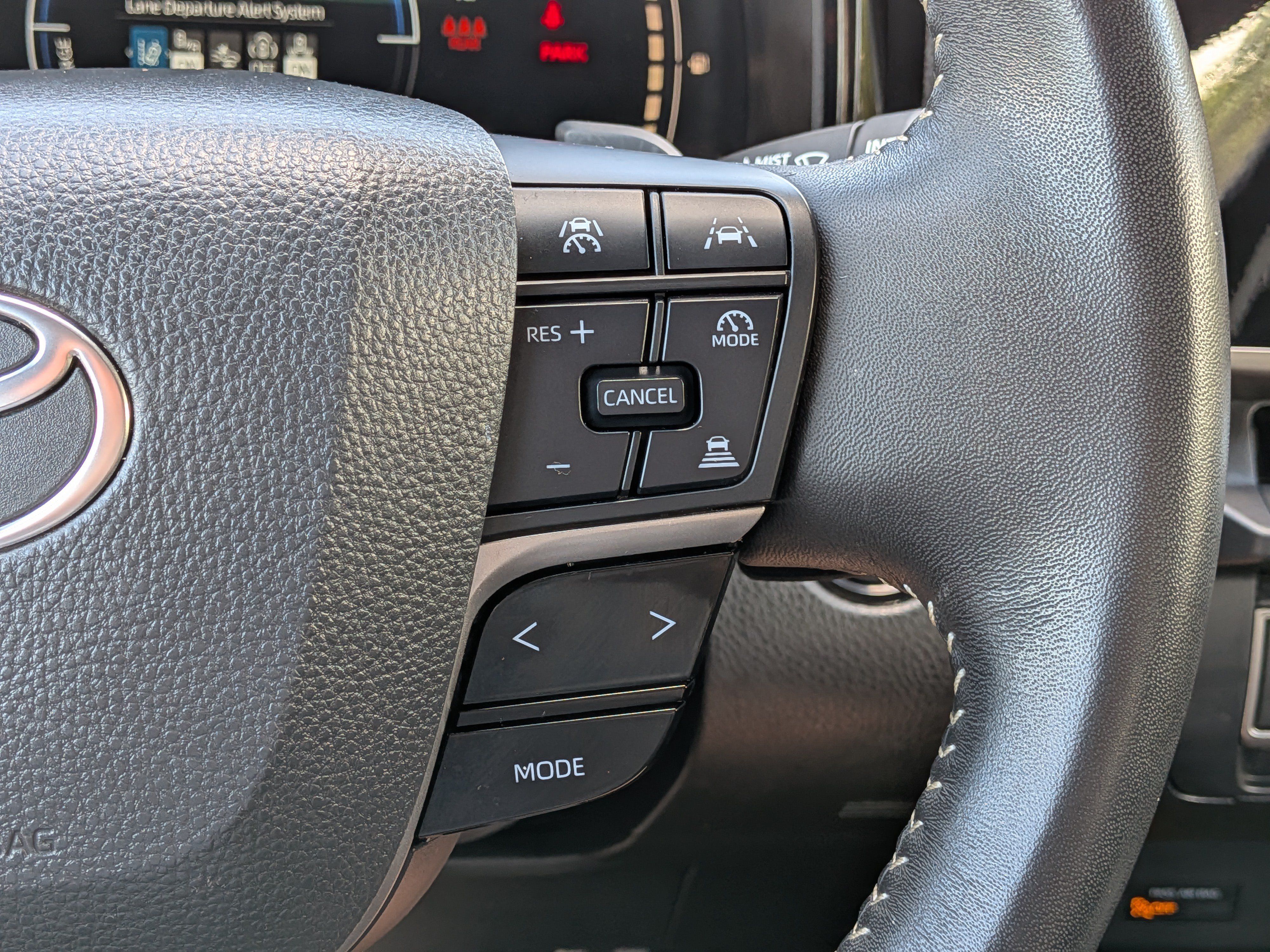 Used 2025 Toyota Camry SE FWD image 24