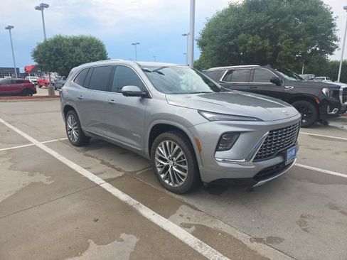 Used 2025 Buick Enclave Avenir w/ Trailering Package, 5000 lbs. AWD/4WD image 1