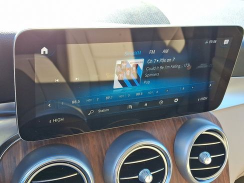 Certified 2022 Mercedes-Benz GLC 300 4MATIC image 17