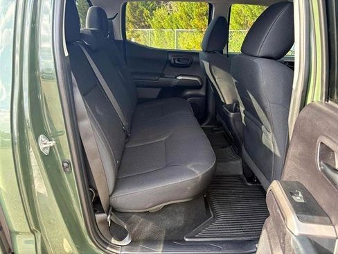 Used 2021 Toyota Tacoma SR5 w/ Trail Edition image 41