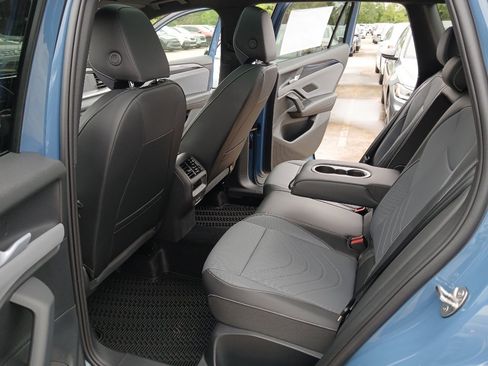 New 2026 Volkswagen Tiguan SE R-Line FWD image 16