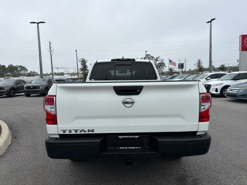 Used 2022 Nissan Titan S image 6