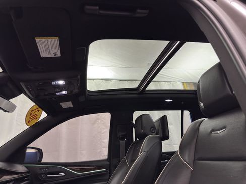 Used 2021 Cadillac Escalade Premium Luxury image 30