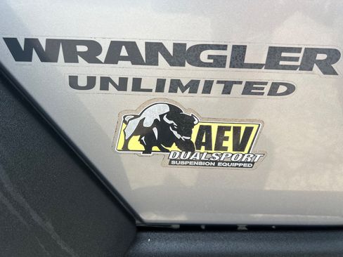 Used 2015 Jeep Wrangler Unlimited Rubicon AWD/4WD image 53