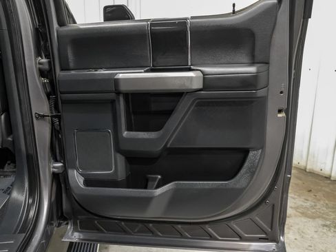 Used 2022 Ford F250 Platinum w/ FX4 Off-Road Package AWD/4WD image 48