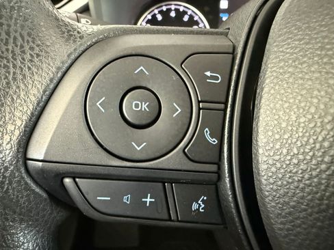 Used 2022 Toyota RAV4 LE FWD image 27