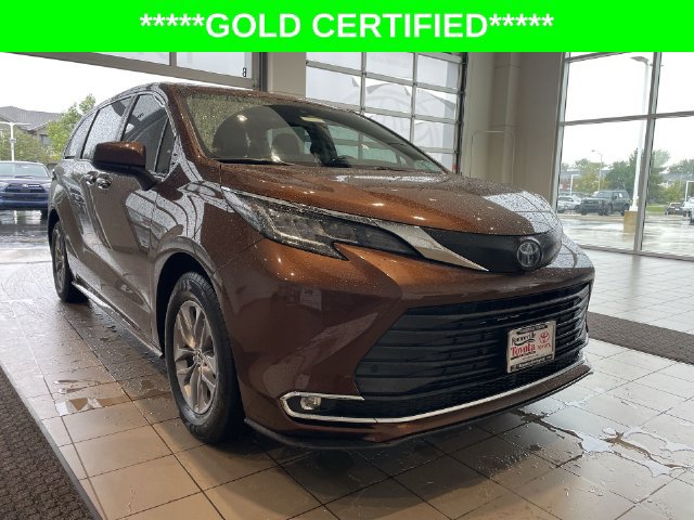 Certified 2022 Toyota Sienna XLE FWD image 10