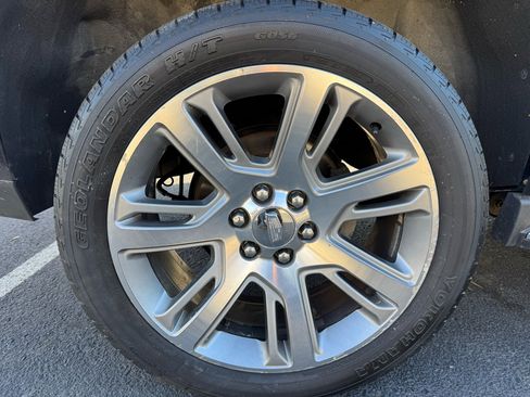 Used 2019 Cadillac Escalade Luxury image 11