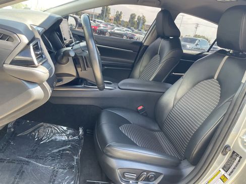 Used 2023 Toyota Camry SE image 7