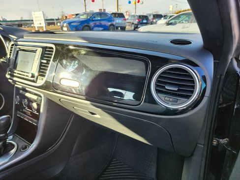 Used 2019 Volkswagen Beetle 2.0T SE image 13