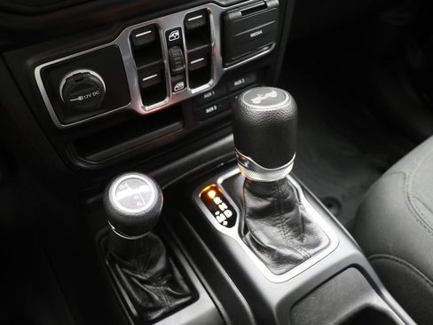 Used 2022 Jeep Wrangler Unlimited Sport AWD/4WD image 26