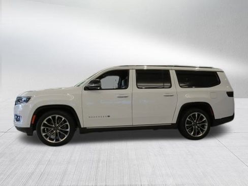 New 2025 Jeep Wagoneer L Series III w/ Premium Group I image 5