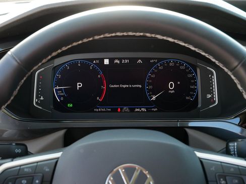 Used 2024 Volkswagen Taos SEL image 21