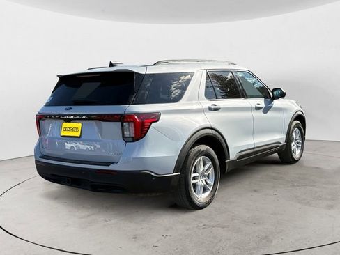 Used 2026 Ford Explorer Active AWD/4WD image 5