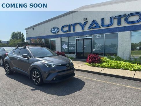 Used 2018 Toyota C-HR XLE FWD image 1