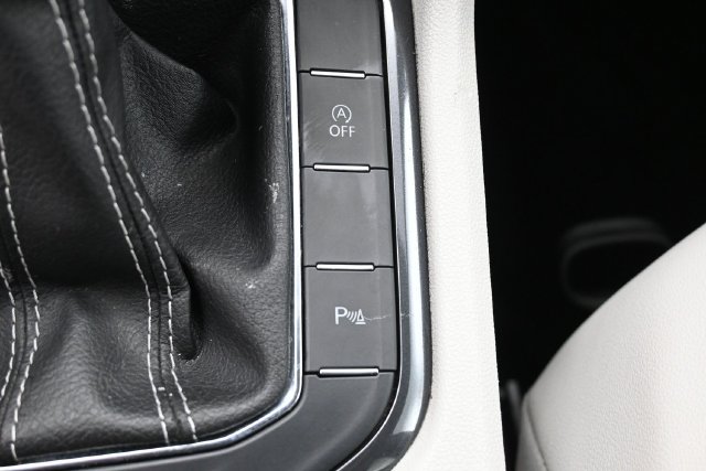 Used 2022 Volkswagen Tiguan SE R-Line FWD image 23