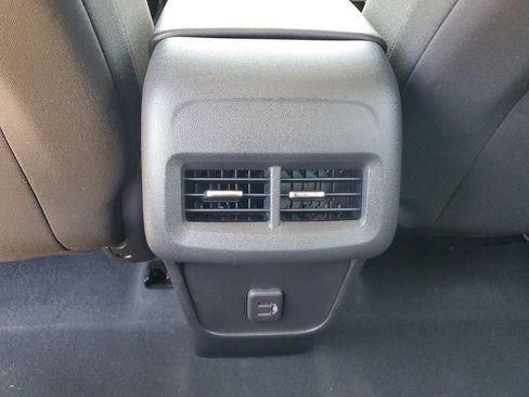 Used 2023 Chevrolet Equinox LS FWD image 12