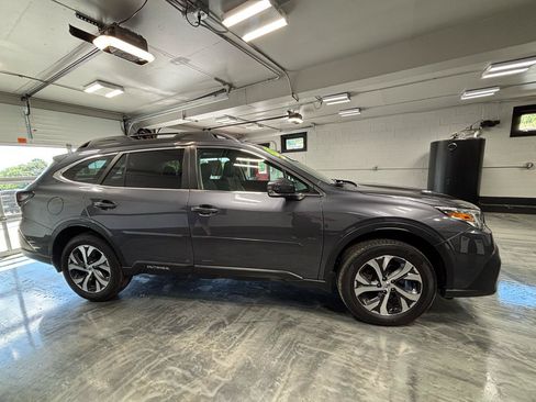 Used 2022 Subaru Outback Limited XT AWD/4WD image 9