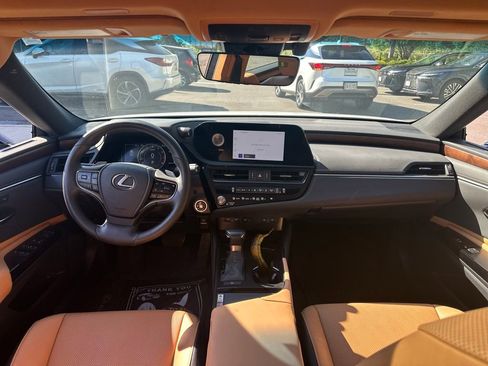 Used 2023 Lexus ES 250 w/ Premium Package image 8
