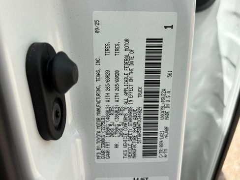 Used 2026 Toyota Tundra Platinum w/ TRD Off-Road Package AWD/4WD image 33